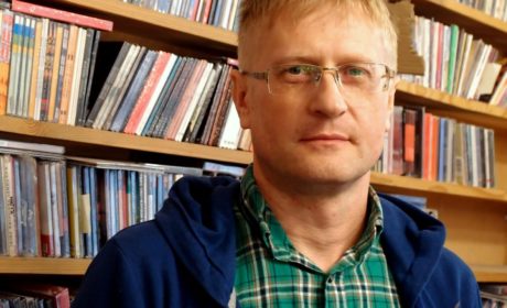 Muzyka niezależna ma się dobrze –  wywiad z Krzysztofem Piekarczykiem