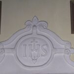 Jezuicki monogram w kościele Św. Trójcy