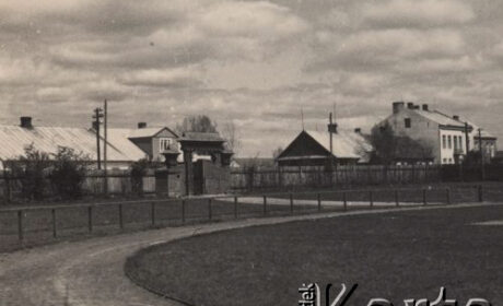 Bieżnia i stadionowa brama w latach 30-tych