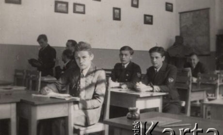 Uczniowie w latach 30-tych