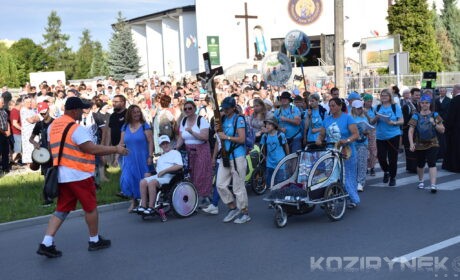 Pielgrzymi nadziei, czyli „słyszę już armii Pana głos”