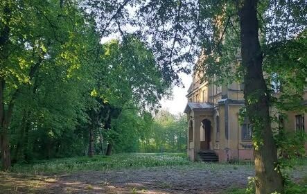 Umowa z wykonawcą rewitalizacji ogrodów przypałacowych w Branicy podpisana